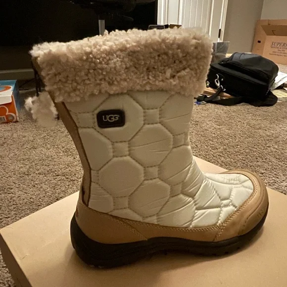 UGG Cream and Tan Quilted Winter Boots - Picture 3 of 4